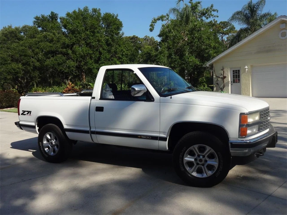 1993 Chevrolet - Image 9 of 23