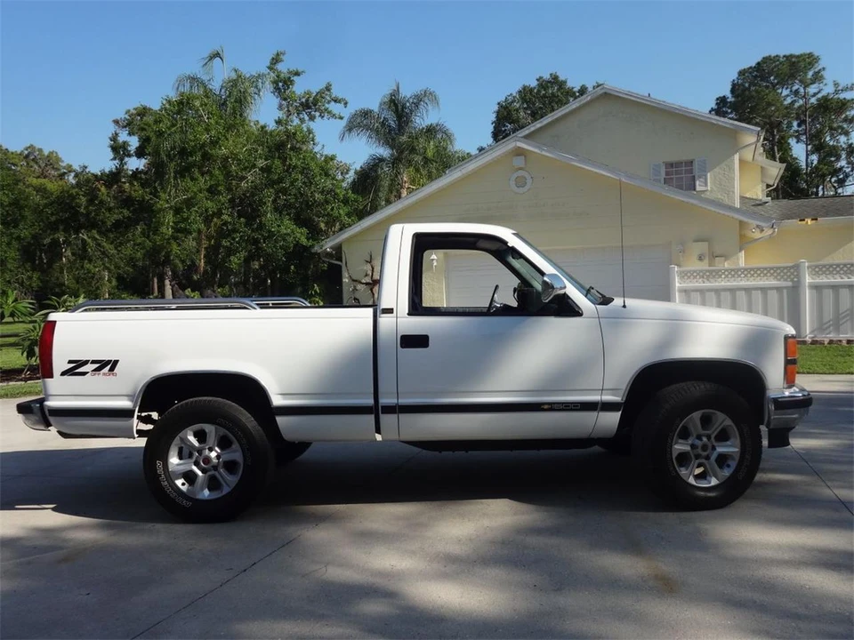 1993 Chevrolet - Image 12 of 23
