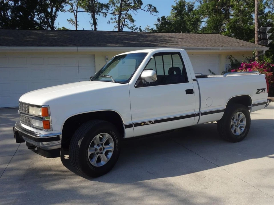 1993 Chevrolet - Image 11 of 23