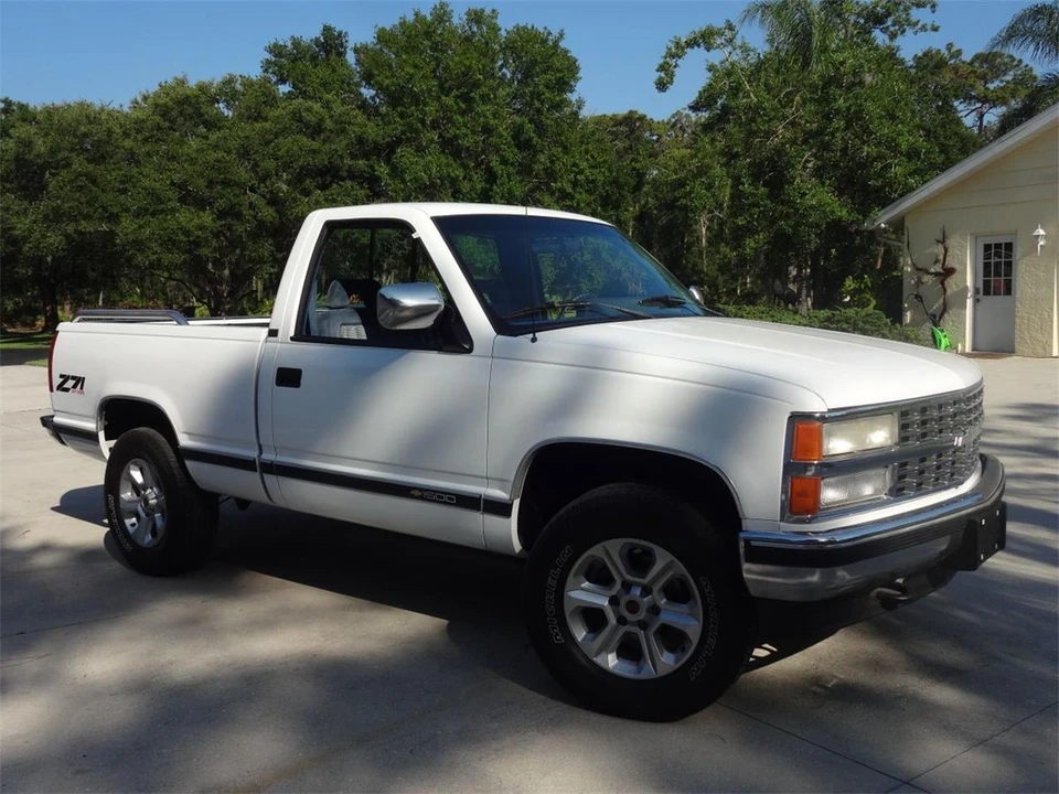 1993 Chevrolet - Image 10 of 23