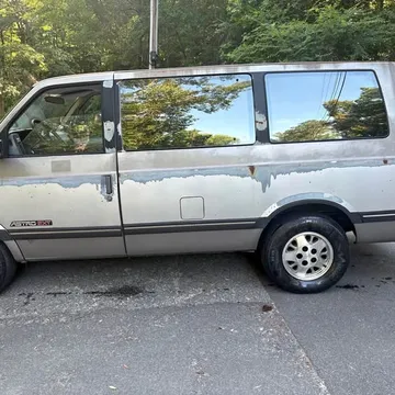 1993 Chevrolet Astro LS Minivan 3D