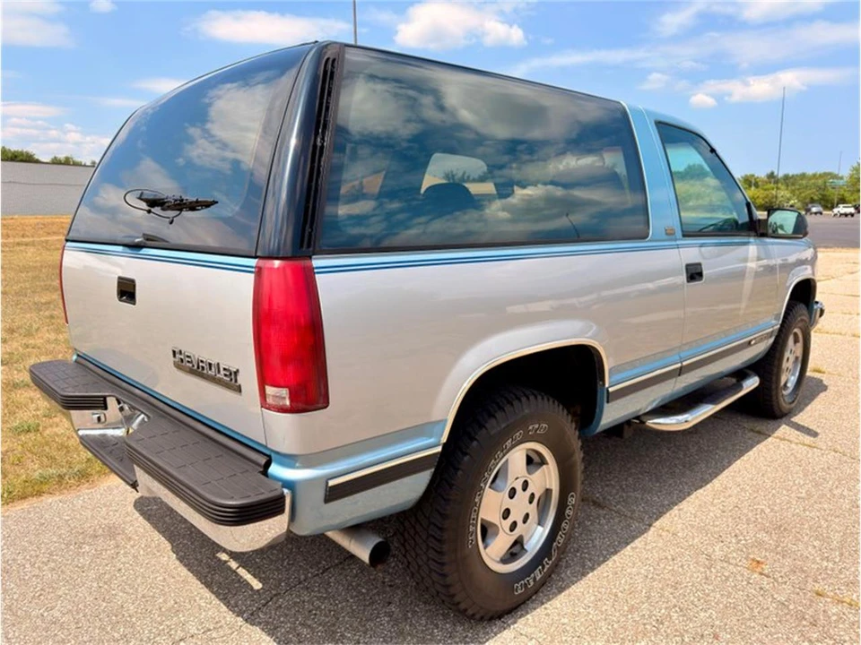 1993 Chevrolet K5 Blazer 3rd Gen - Image 13 of 31