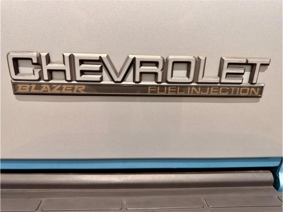 1993 Chevrolet K5 Blazer 3rd Gen - Image 17 of 31