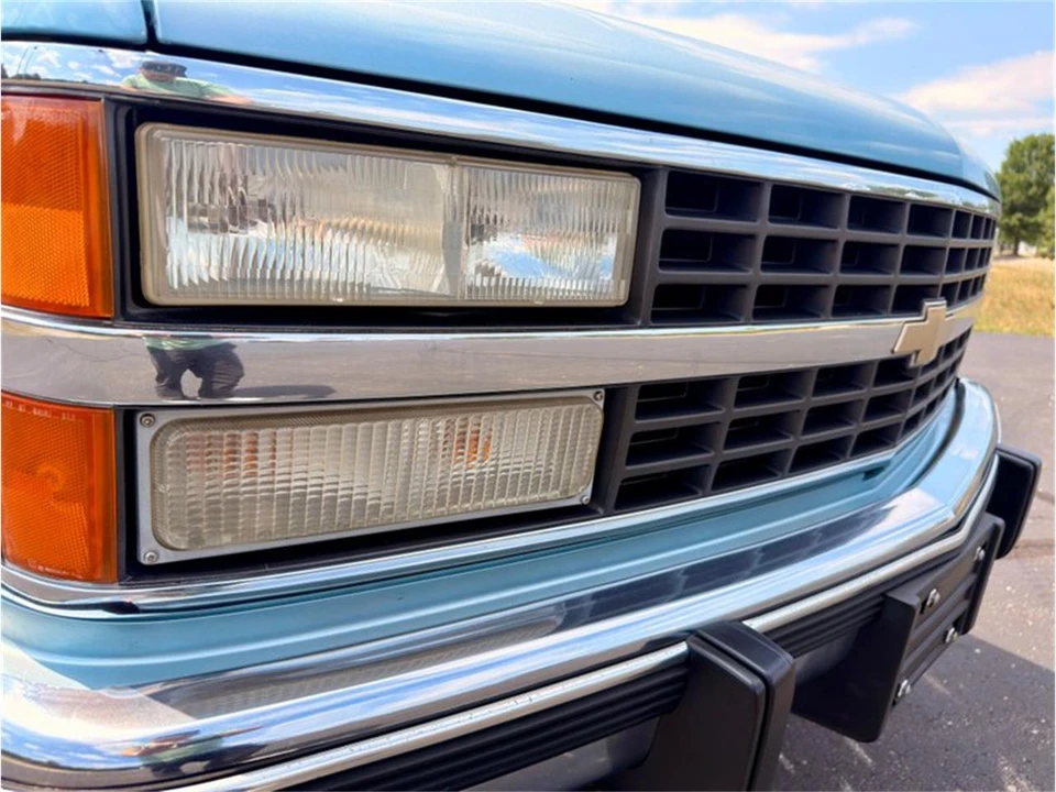 1993 Chevrolet K5 Blazer 3rd Gen - Image 9 of 31
