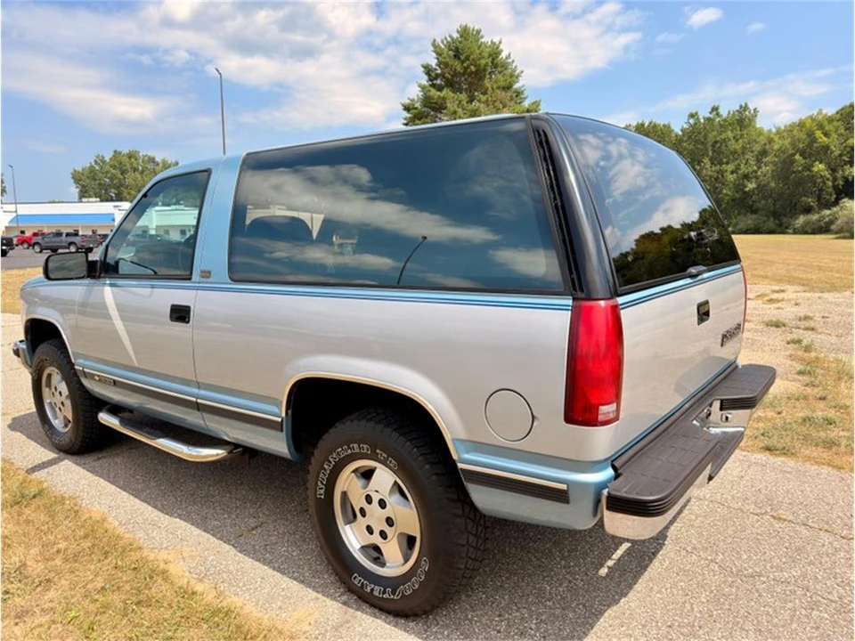 1993 Chevrolet K5 Blazer 3rd Gen - Image 18 of 31