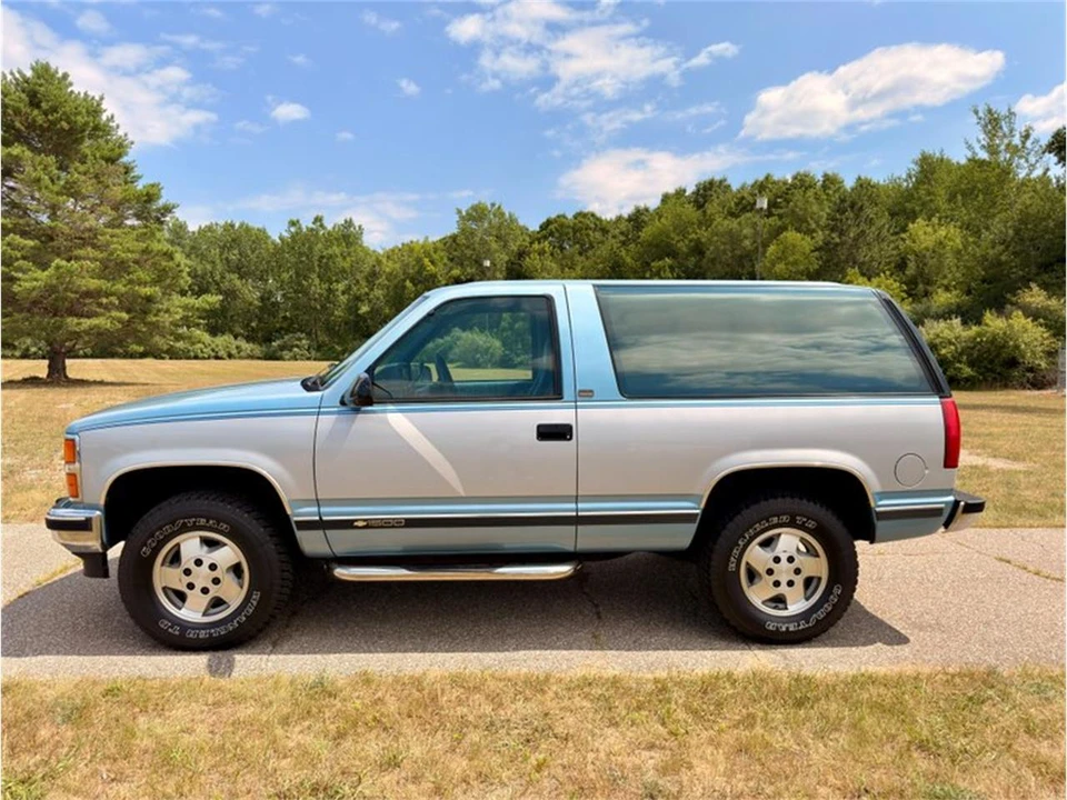 1993 Chevrolet K5 Blazer 3rd Gen - Image 19 of 31