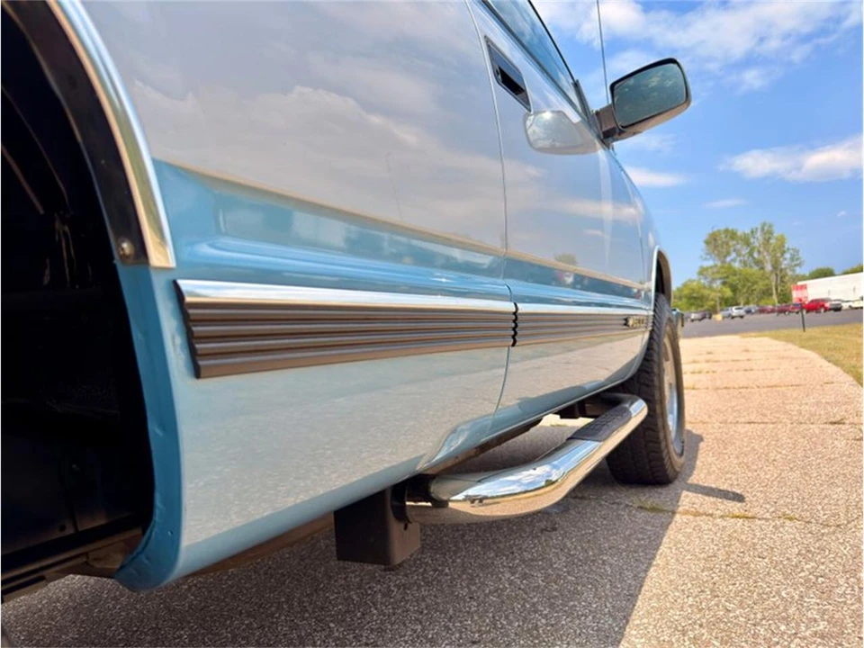 1993 Chevrolet K5 Blazer 3rd Gen - Image 27 of 31