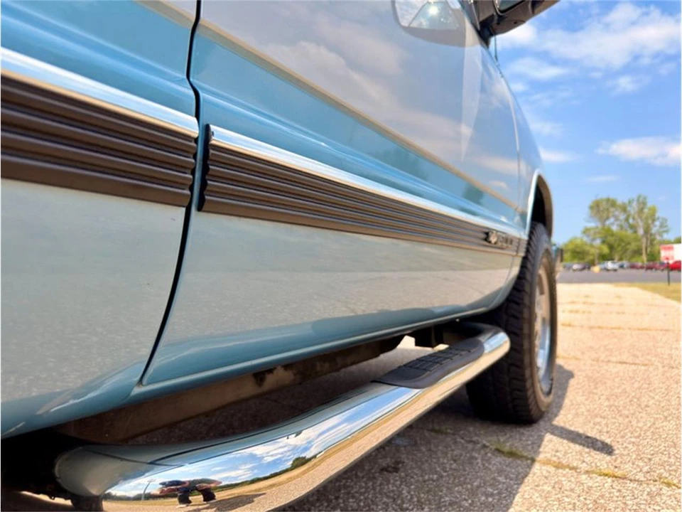 1993 Chevrolet K5 Blazer 3rd Gen - Image 23 of 31