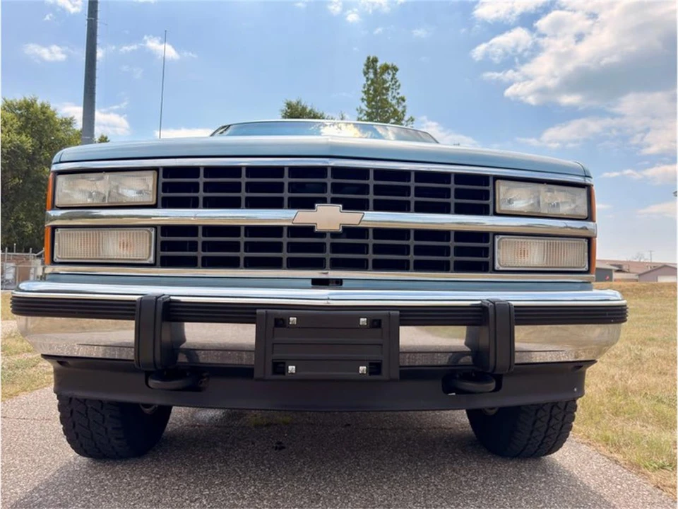 1993 Chevrolet K5 Blazer 3rd Gen - Image 4 of 31