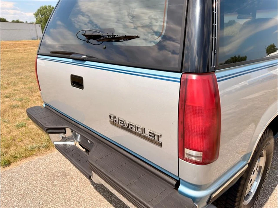 1993 Chevrolet K5 Blazer 3rd Gen - Image 16 of 31