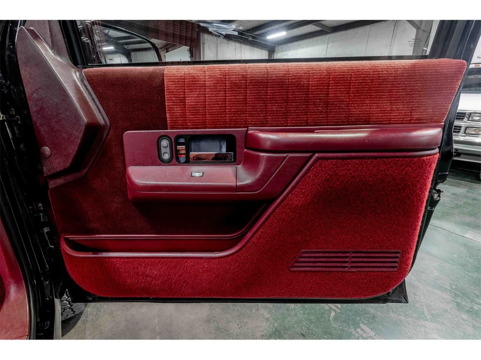 1993 Chevrolet K5 Blazer 3rd Gen - Image 15 of 22