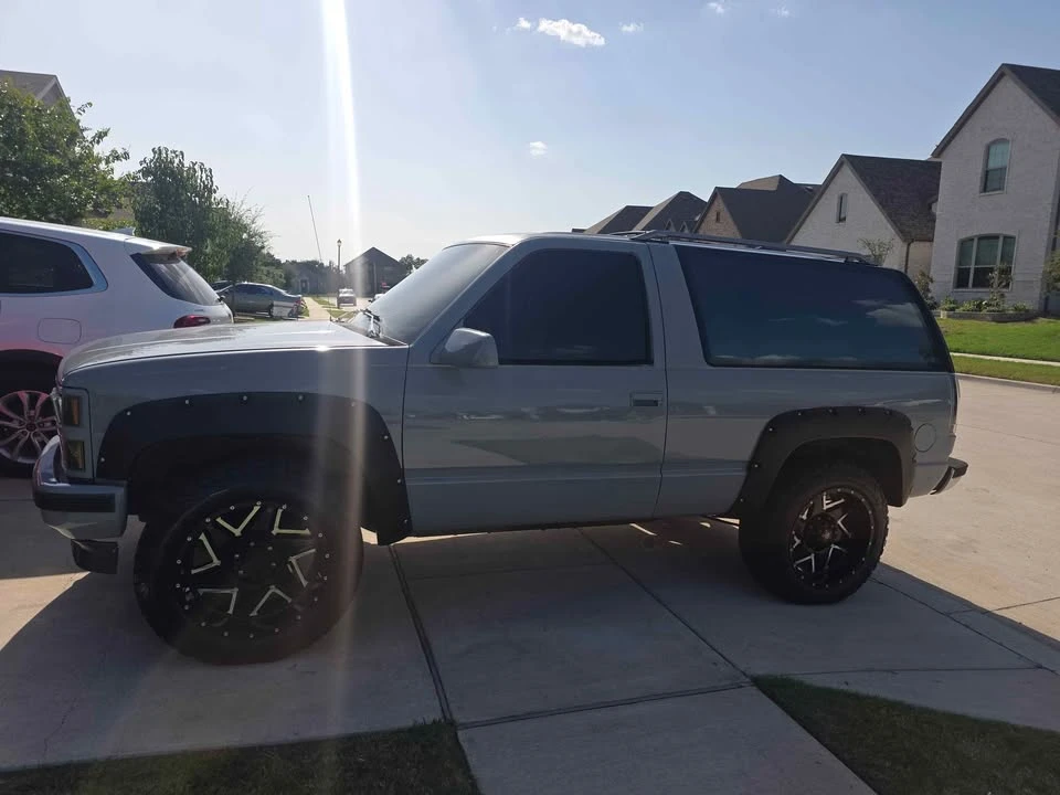 1993 Chevrolet K5 Blazer 3rd Gen - Image 2 of 9