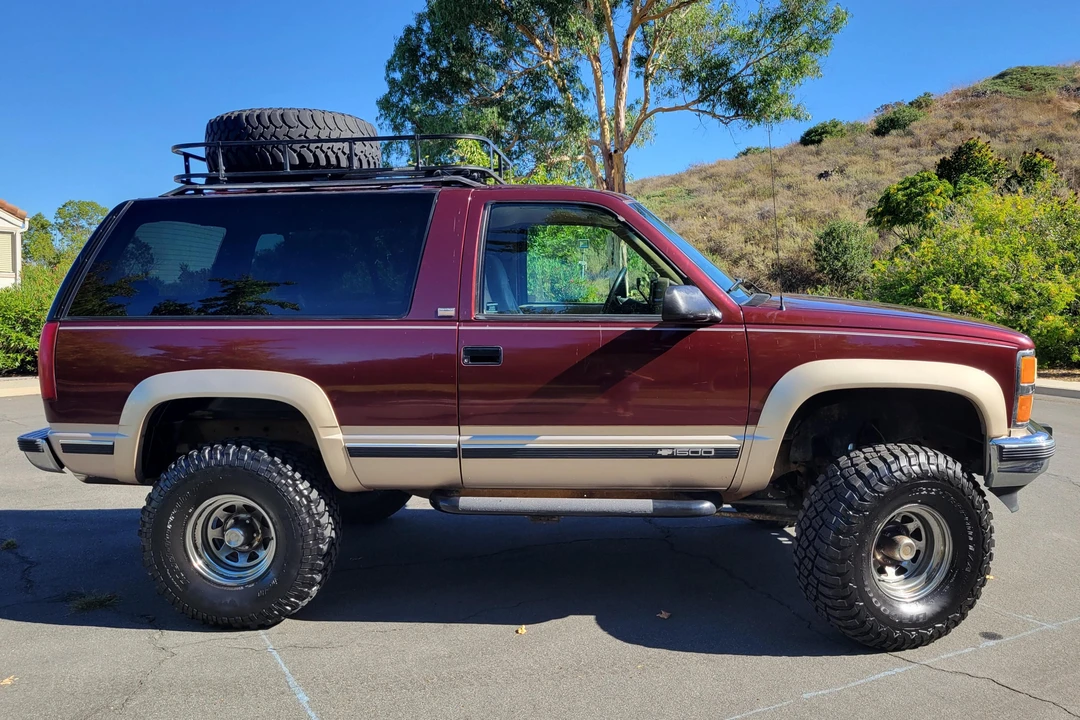 1993 Chevrolet K5 Blazer 3rd Gen - Image 3 of 31