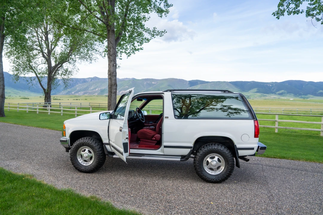 1993 Chevrolet K5 Blazer 3rd Gen - Image 23 of 31