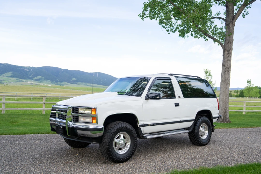 1993 Chevrolet K5 Blazer 3rd Gen - Image 2 of 31