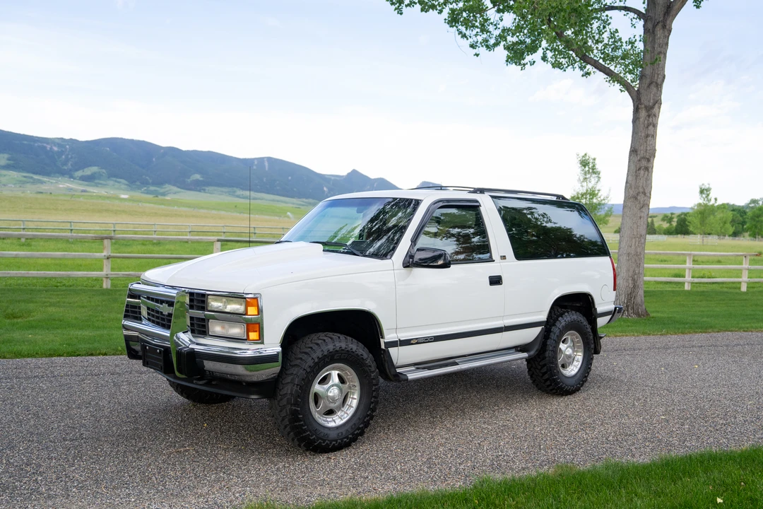 1993 Chevrolet K5 Blazer 3rd Gen - Image 3 of 31