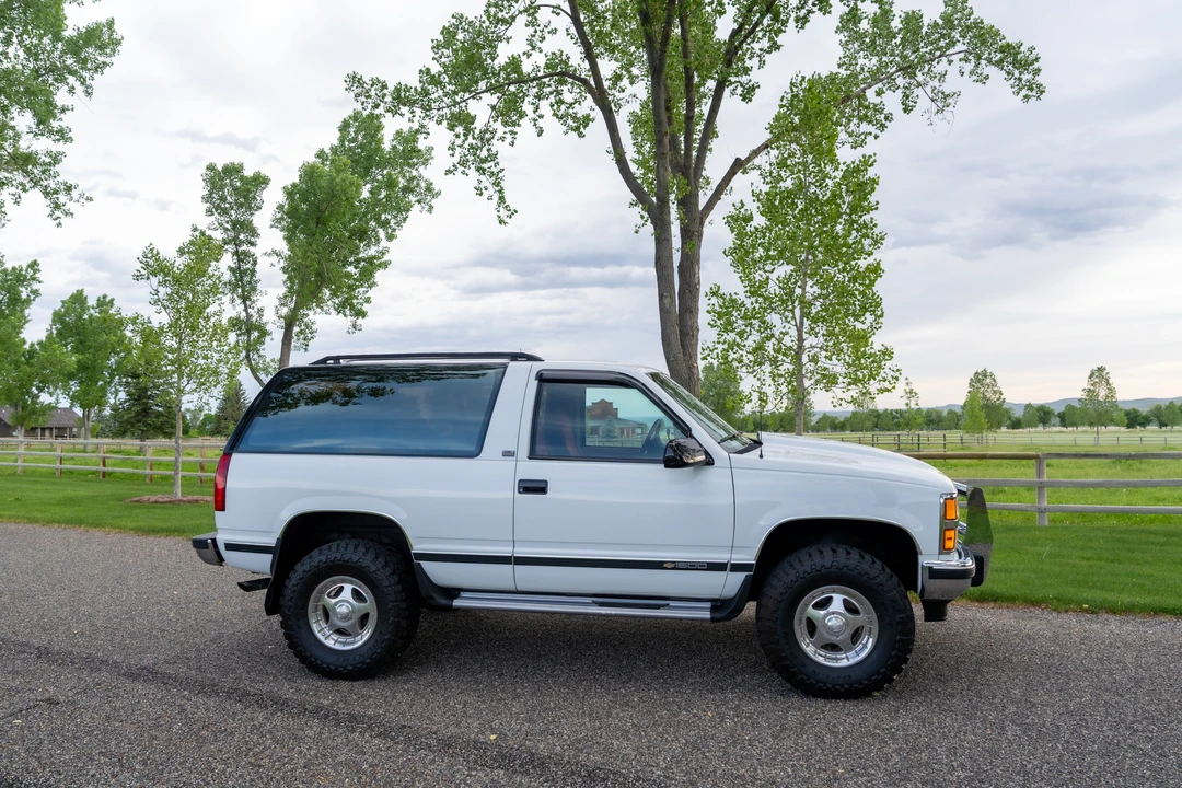 1993 Chevrolet K5 Blazer 3rd Gen - Image 10 of 31