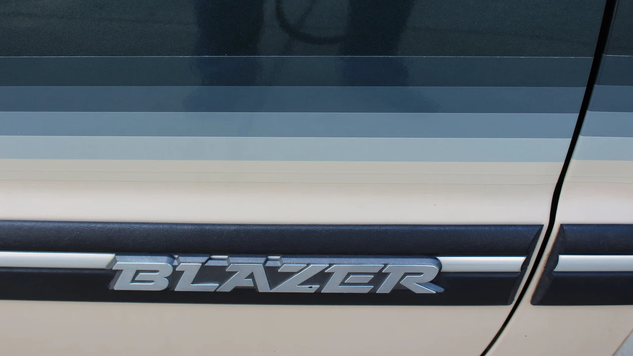 1993 Chevrolet K5 Blazer 3rd Gen - Image 16 of 31