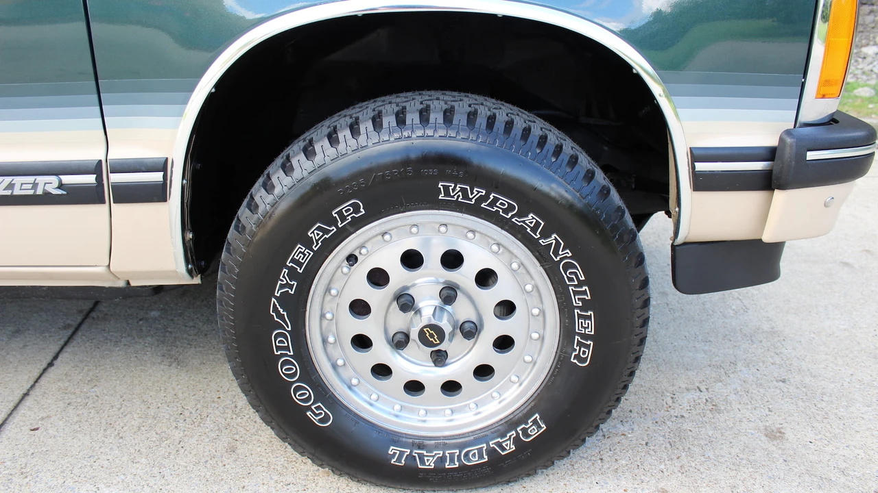1993 Chevrolet K5 Blazer 3rd Gen - Image 20 of 31