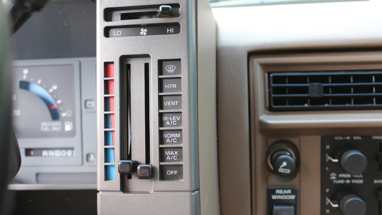 1993 Chevrolet K5 Blazer 3rd Gen - Image 30 of 31