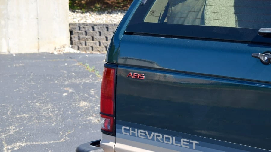 1993 Chevrolet K5 Blazer 3rd Gen - Image 15 of 29