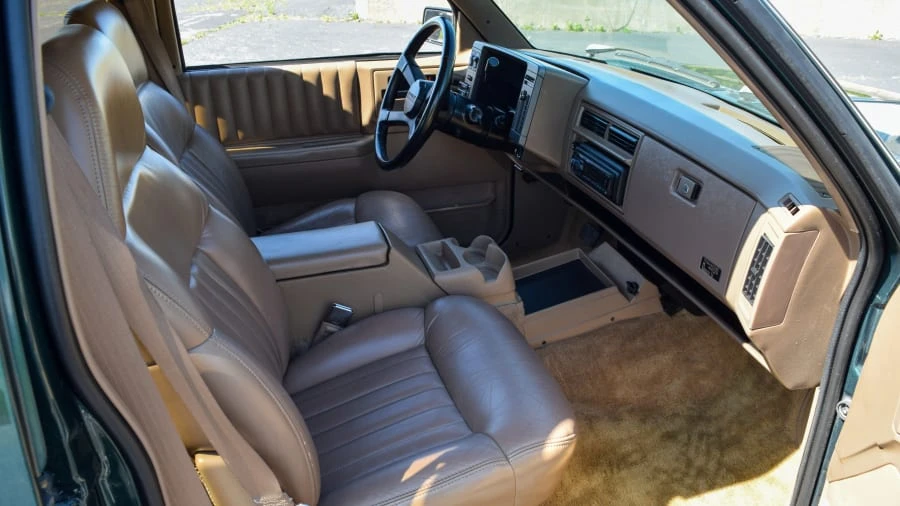1993 Chevrolet K5 Blazer 3rd Gen - Image 25 of 29