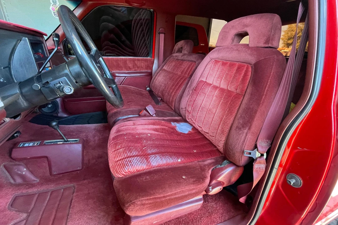 1993 Chevrolet K5 Blazer 3rd Gen - Image 25 of 31