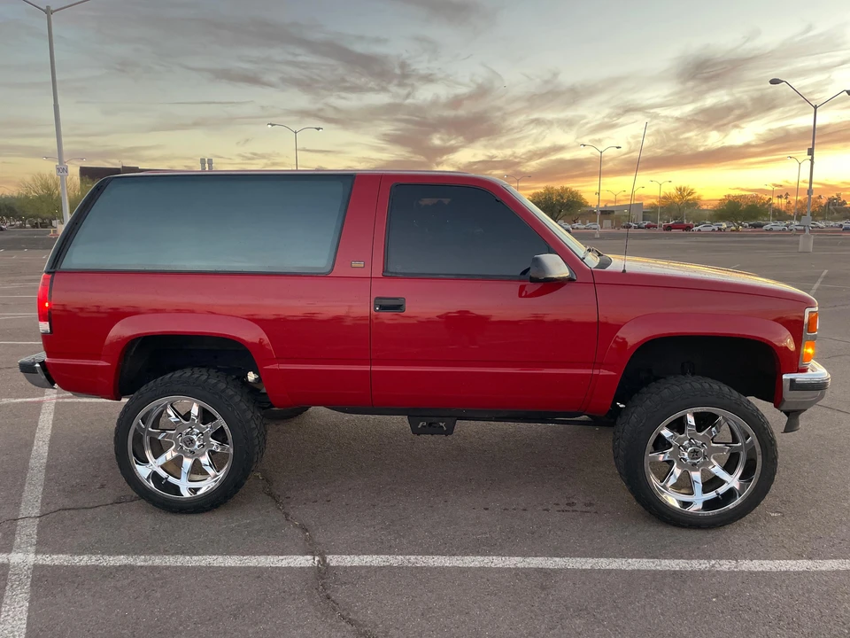 1993 Chevrolet K5 Blazer 3rd Gen - Image 17 of 31