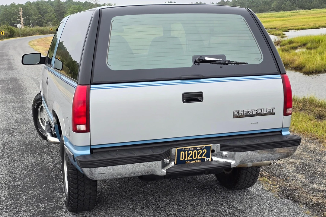 1993 Chevrolet K5 Blazer 3rd Gen - Image 5 of 31