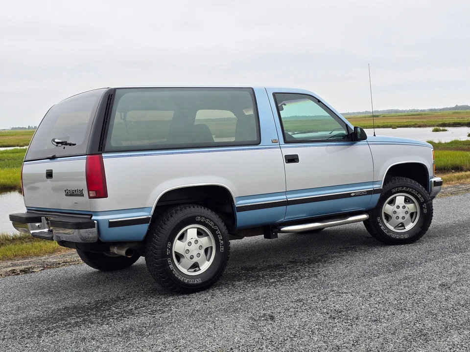 1993 Chevrolet K5 Blazer 3rd Gen - Image 26 of 31