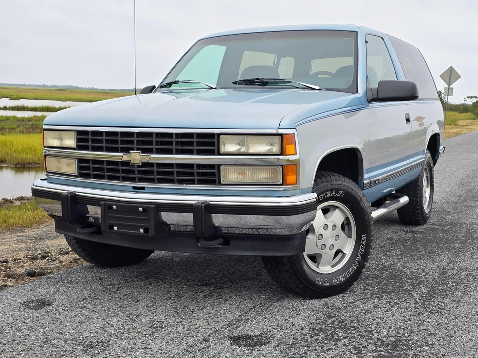 1993 Chevrolet K5 Blazer 3rd Gen - Image 10 of 31