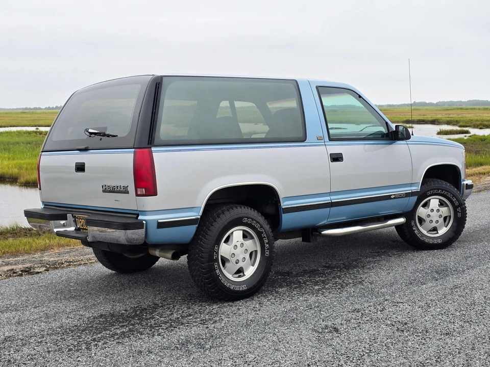 1993 Chevrolet K5 Blazer 3rd Gen - Image 24 of 31