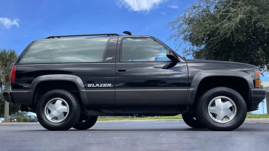 1993 Chevrolet K5 Blazer 3rd Gen - Image 2 of 31