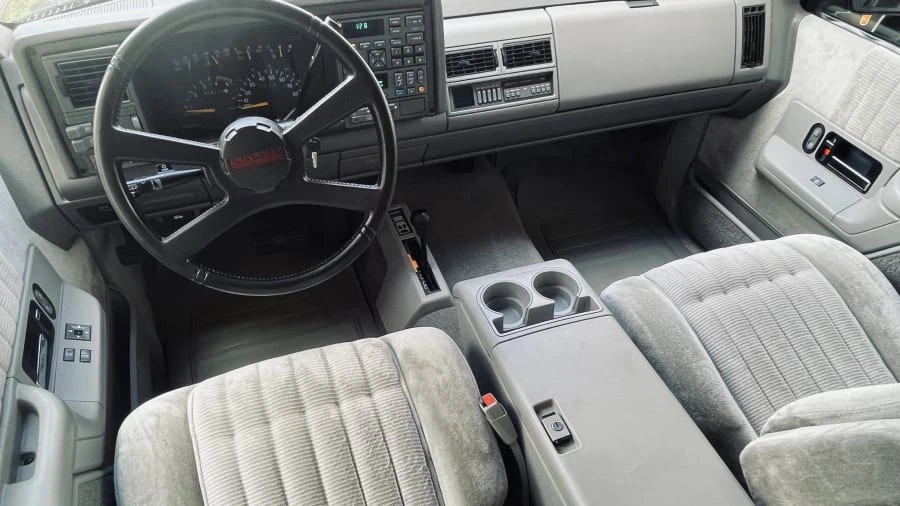 1993 Chevrolet K5 Blazer 3rd Gen - Image 5 of 31