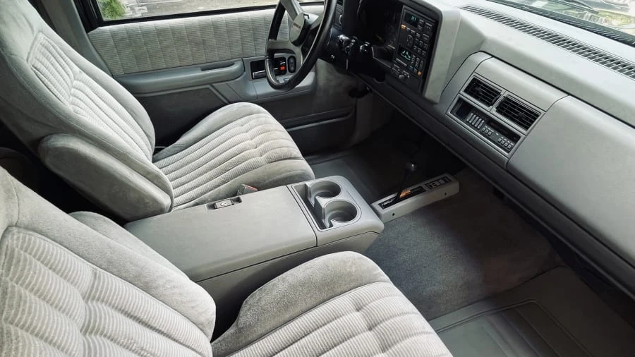 1993 Chevrolet K5 Blazer 3rd Gen - Image 8 of 31
