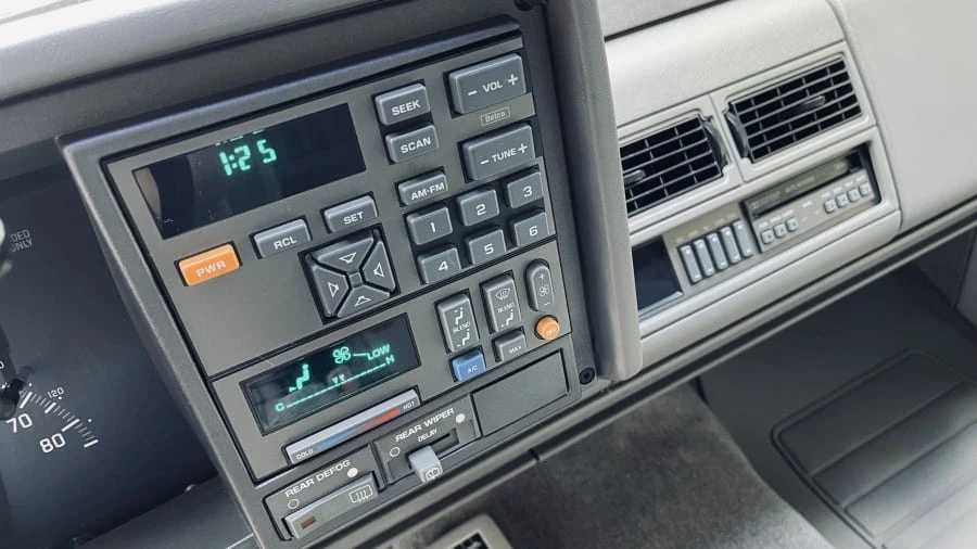 1993 Chevrolet K5 Blazer 3rd Gen - Image 23 of 31