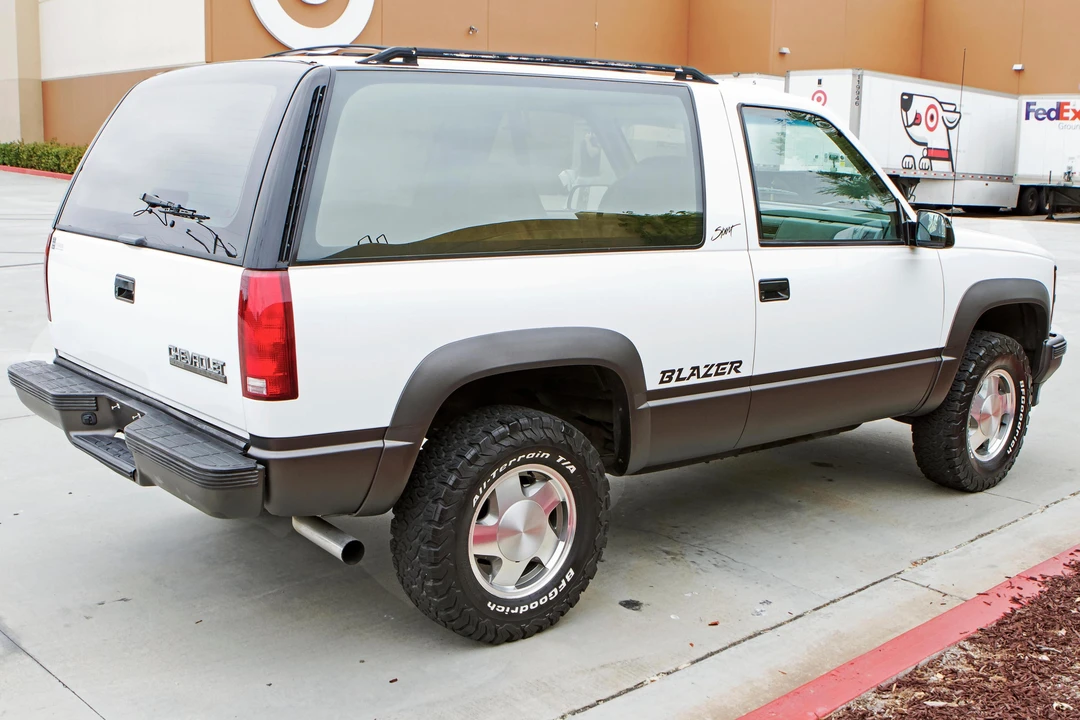 1993 Chevrolet K5 Blazer 3rd Gen - Image 4 of 31