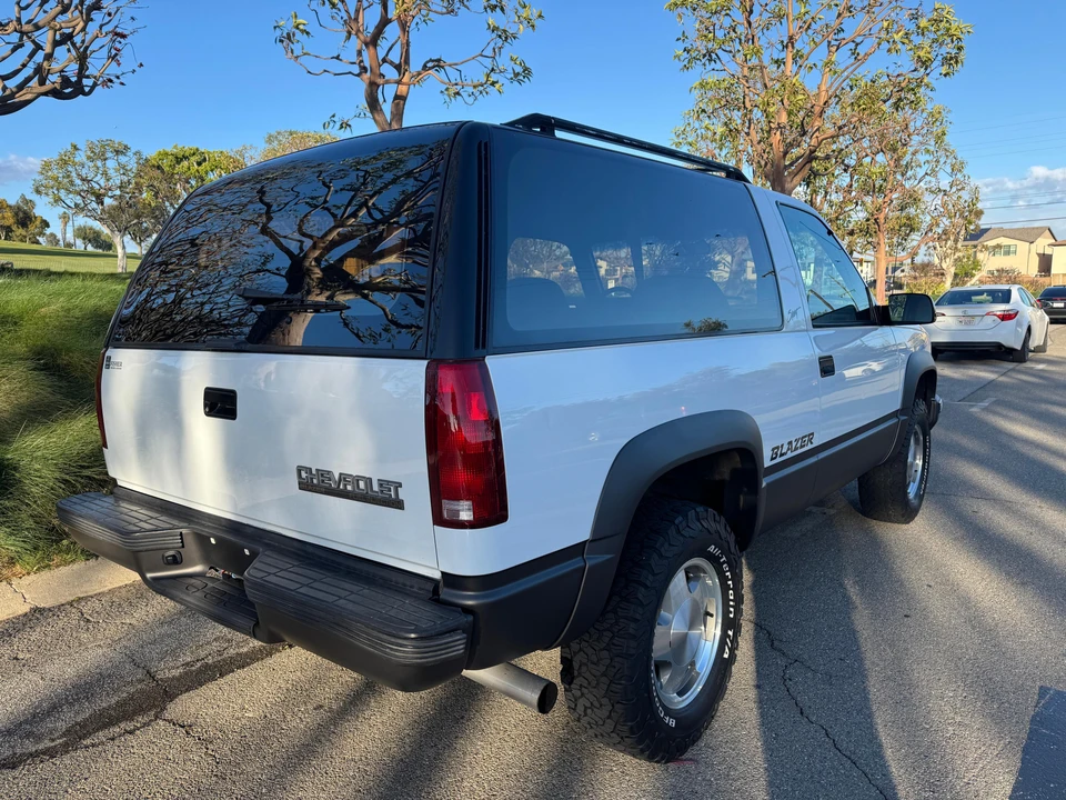 1993 Chevrolet K5 Blazer 3rd Gen - Image 9 of 31