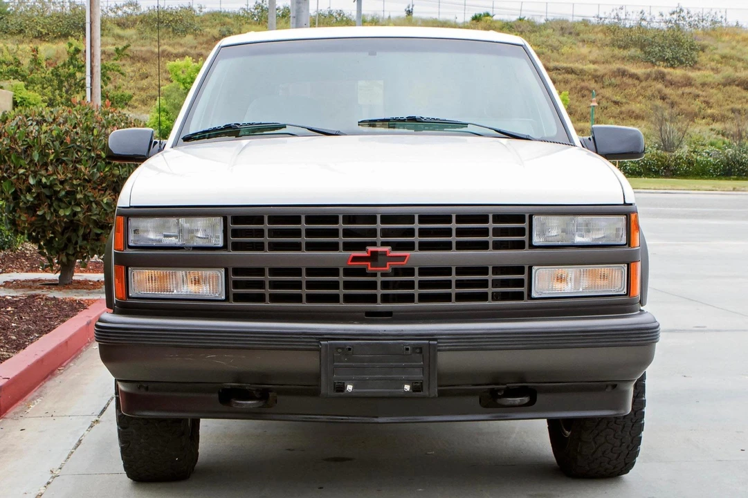 1993 Chevrolet K5 Blazer 3rd Gen - Image 2 of 31