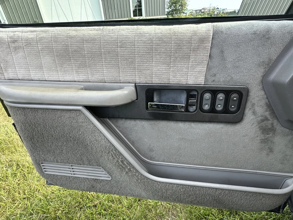 1993 Chevrolet C/K 4th Gen - Image 16 of 18