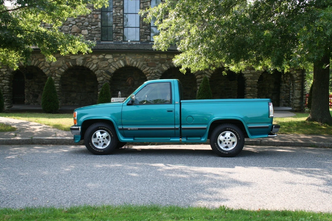 1993 Chevrolet C/K 4th Gen - Image 3 of 31