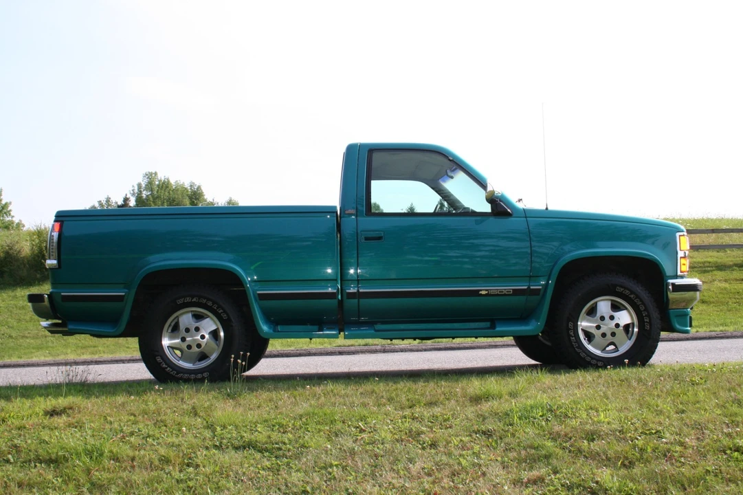 1993 Chevrolet C/K 4th Gen - Image 4 of 31