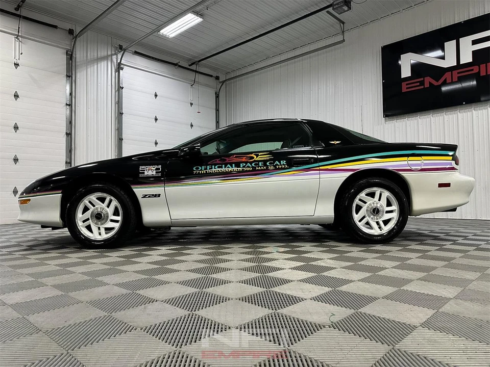 1993 Chevrolet Camaro 4th Gen - Image 11 of 31