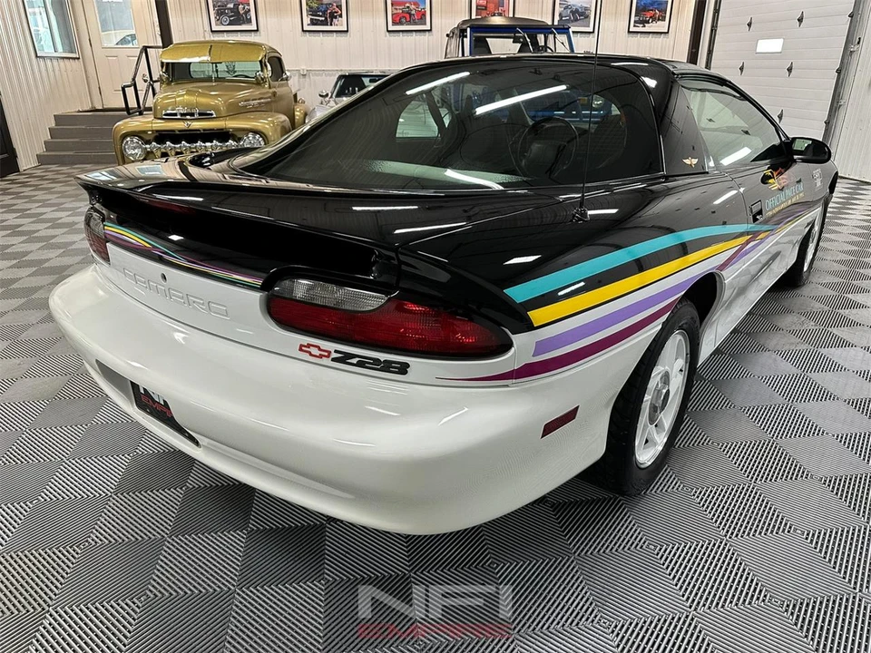 1993 Chevrolet Camaro 4th Gen - Image 8 of 31