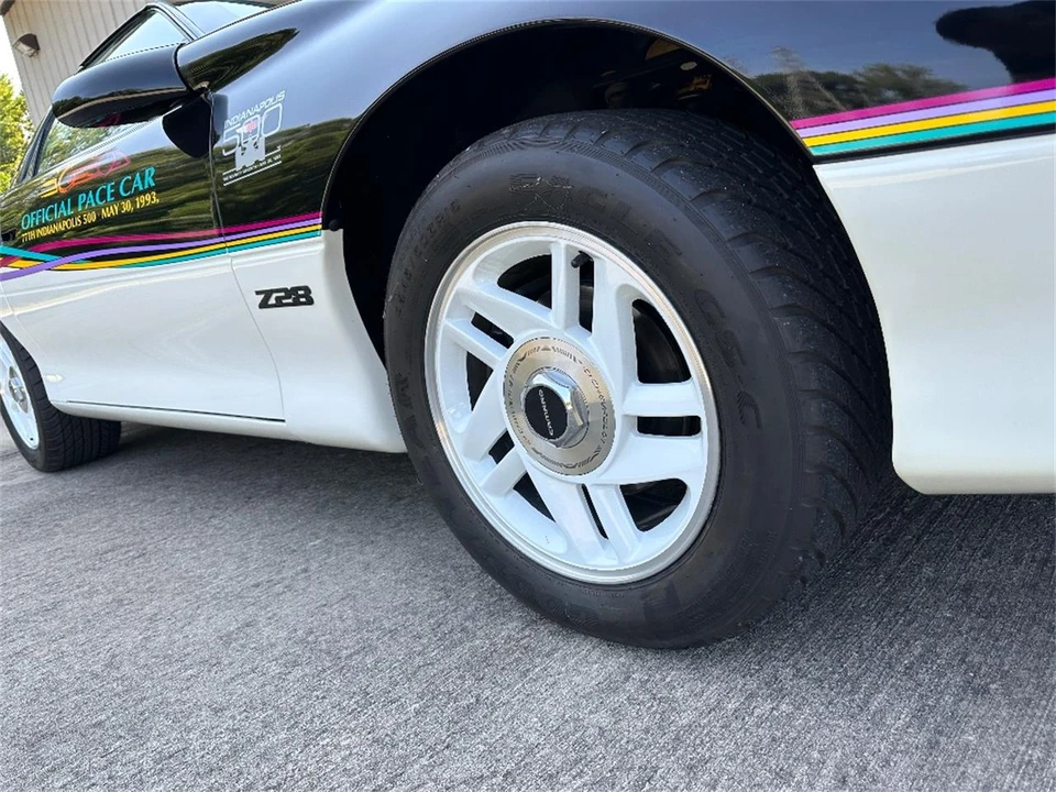 1993 Chevrolet Camaro 4th Gen - Image 24 of 31