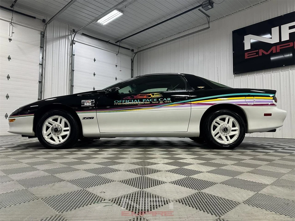 1993 Chevrolet Camaro 4th Gen - Image 11 of 31