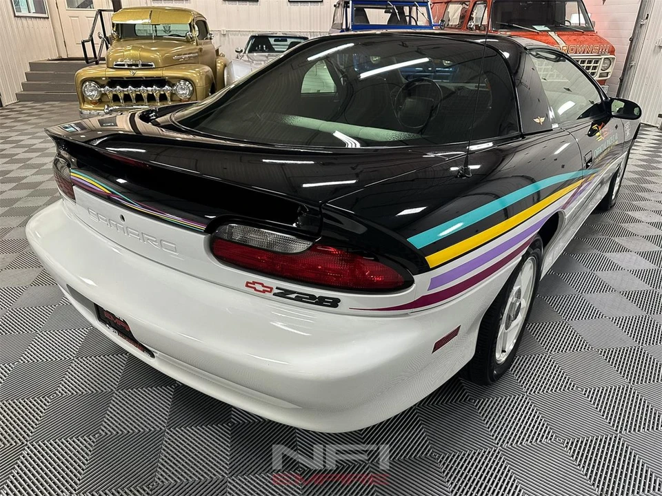 1993 Chevrolet Camaro 4th Gen - Image 8 of 31