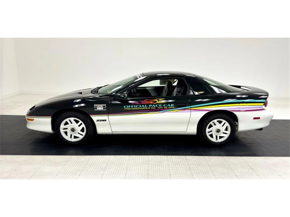 1993 Chevrolet Camaro 4th Gen - Image 2 of 31