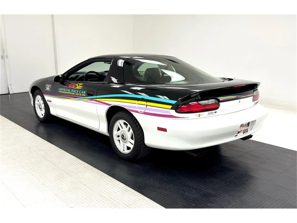 1993 Chevrolet Camaro 4th Gen - Image 3 of 31