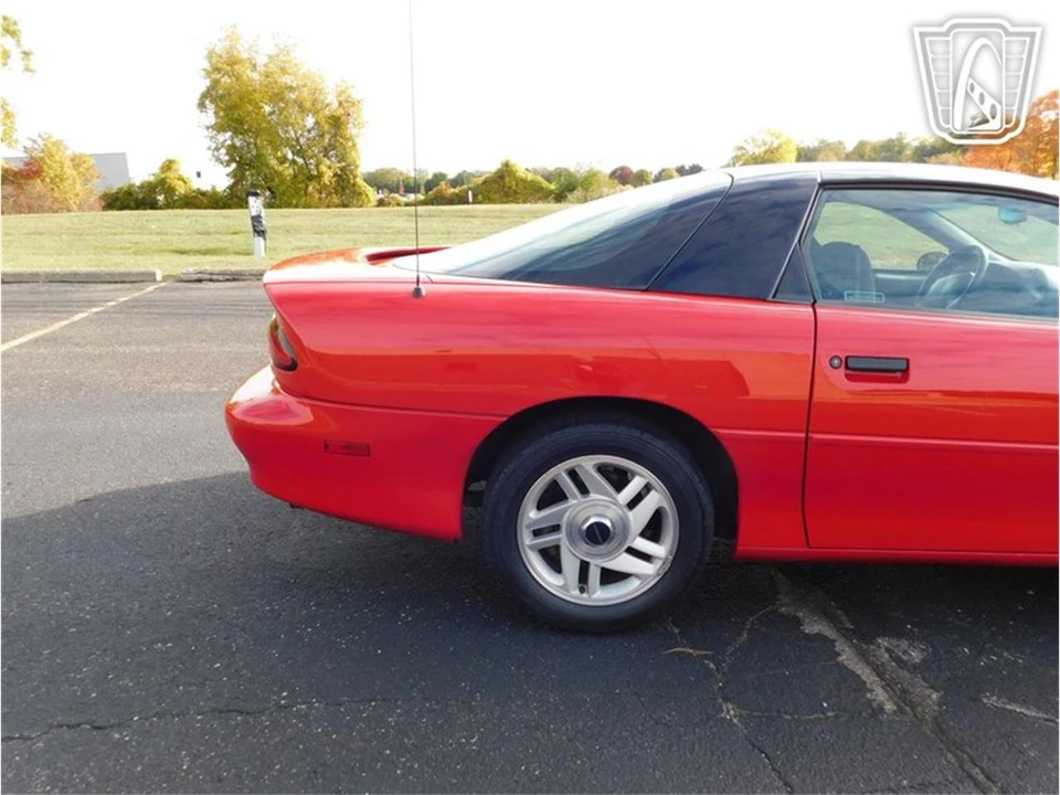 1993 Chevrolet Camaro 4th Gen - Image 25 of 31